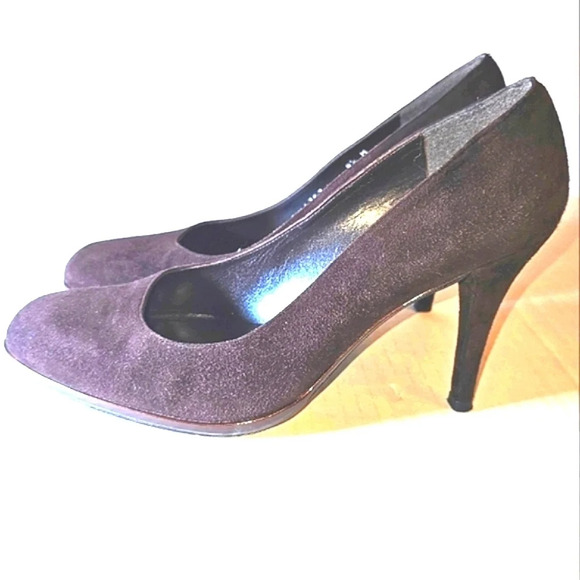 Stuart Weitzman Brown Suede Pumps - Picture 2 of 10